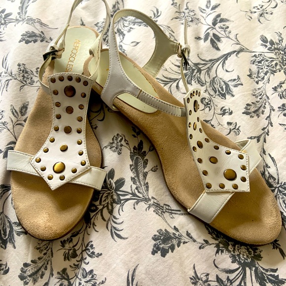 Cushy cute aerosols sandals - Picture 1 of 6